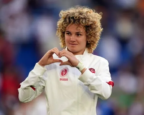 England's Ellie Kildunne and Botterman Fit to Face France in Semi-final